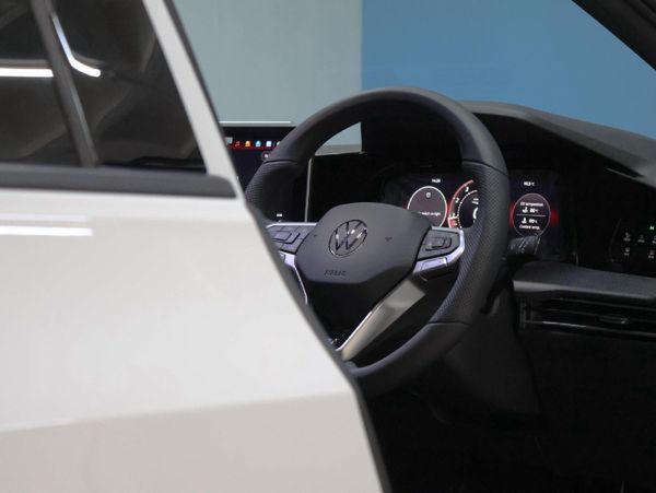 2025-Volkswagen-Golf-14-TSI-R-Line-Auto-110kw image:15