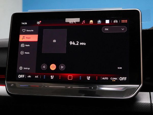 2025-Volkswagen-Golf-14-TSI-R-Line-Auto-110kw image:24