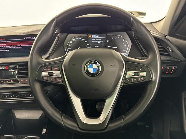 2020-BMW-1-Series-118i image:12