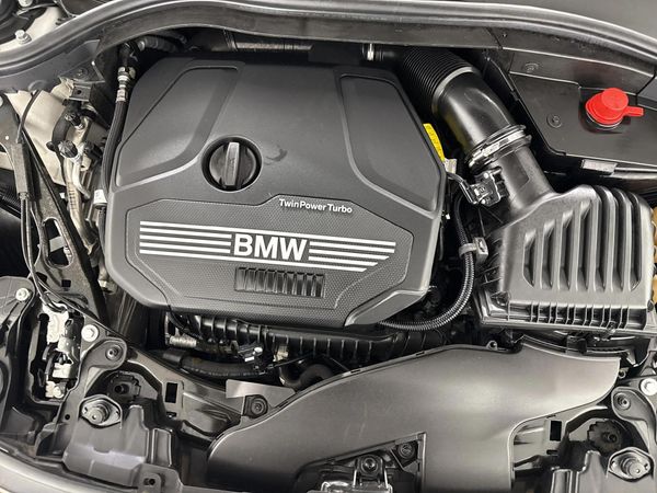 2020-BMW-1-Series-118i image:14