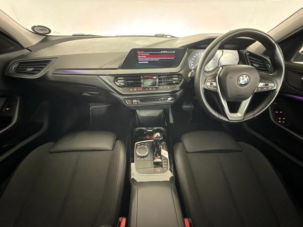 2020-BMW-1-Series-118i image:1