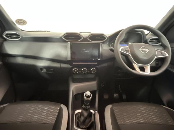 2026-Nissan-Magnite-10-Visia image:1
