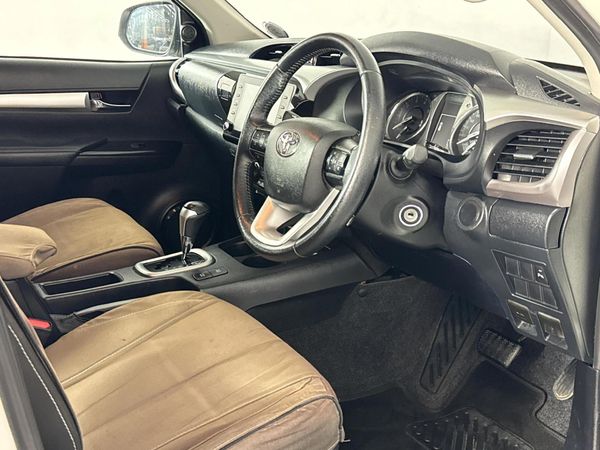 2020-Toyota-Hilux-28-GD-6-Raider-4x4-Auto-Double-Cab image:9