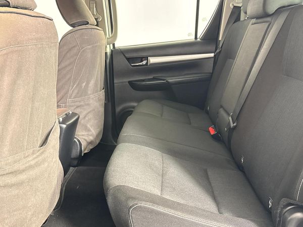 2020-Toyota-Hilux-28-GD-6-Raider-4x4-Auto-Double-Cab image:3