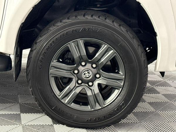 2020-Toyota-Hilux-28-GD-6-Raider-4x4-Auto-Double-Cab image:5