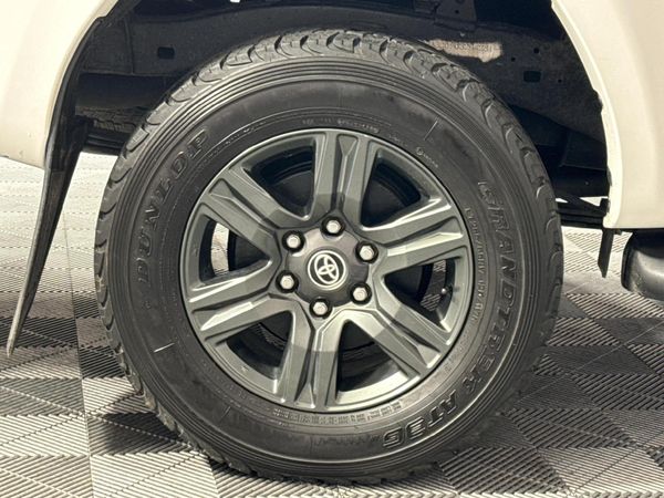 2020-Toyota-Hilux-28-GD-6-Raider-4x4-Auto-Double-Cab image:7