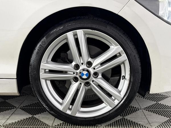 2015-BMW-1-Series-125i-5-dr-M-Sport-Auto image:5