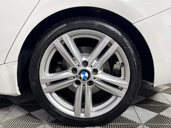 2015-BMW-1-Series-125i-5-dr-M-Sport-Auto image:6
