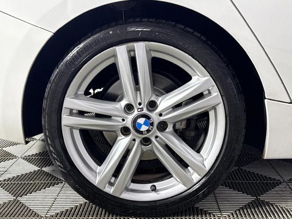 2015-BMW-1-Series-125i-5-dr-M-Sport-Auto image:7