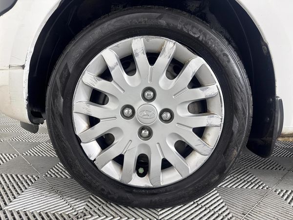 2010-Hyundai-i10-11-GLS image:2