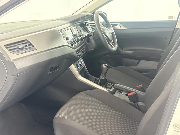 2019-Volkswagen-Polo-10-TSI-Trendline image:8