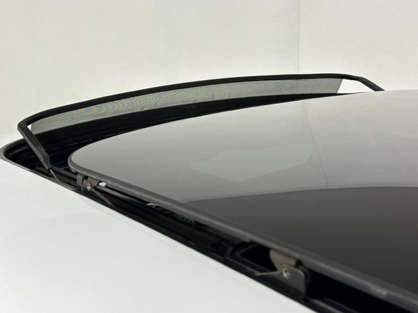2012-MINI-Hatch-Cooper-S image:11