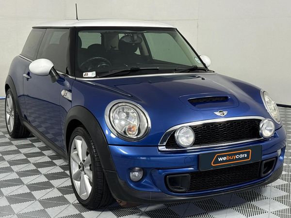 2012-MINI-Hatch-Cooper-S image:14