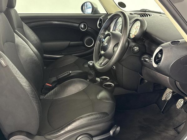2012-MINI-Hatch-Cooper-S image:8