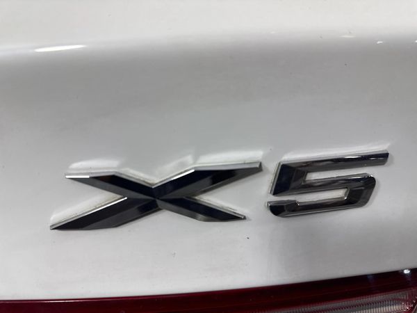 2012-BMW-X5-M50d image:11