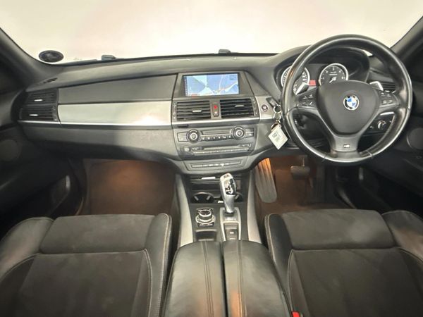2012-BMW-X5-M50d image:1