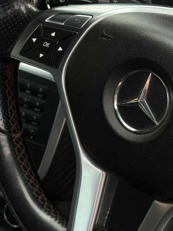 2014-Mercedes-Benz-A-Class-A-220-CDI-BE-AMG-Sport-Auto image:9