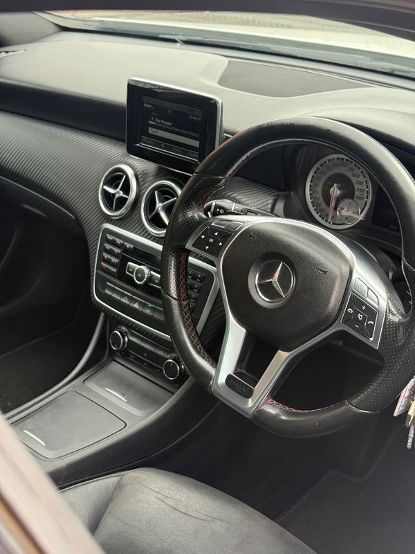 2014-Mercedes-Benz-A-Class-A-220-CDI-BE-AMG-Sport-Auto image:11