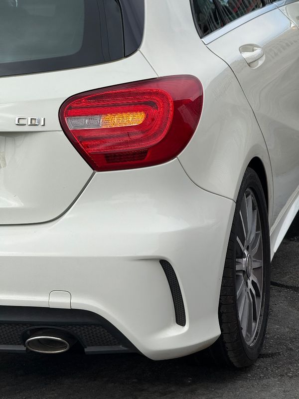 2014-Mercedes-Benz-A-Class-A-220-CDI-BE-AMG-Sport-Auto image:8