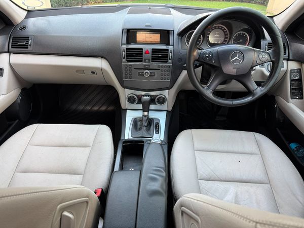 2010-Mercedes-Benz-C-Class-C-180K-BE-Avantgarde-Auto image:9