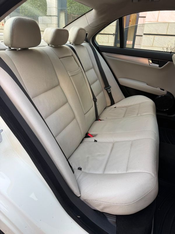 2010-Mercedes-Benz-C-Class-C-180K-BE-Avantgarde-Auto image:11