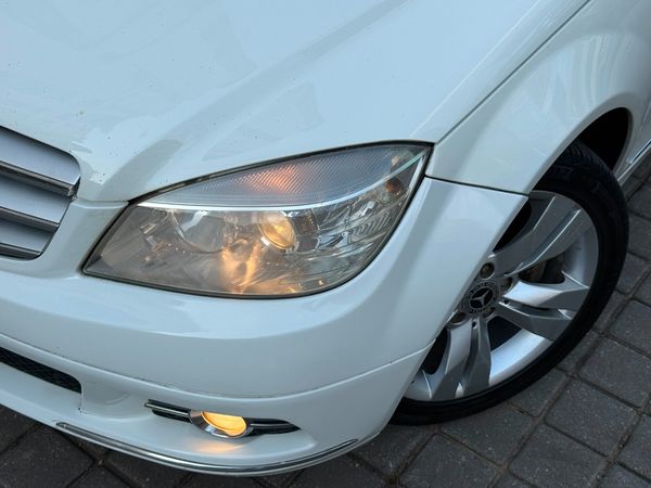 2010-Mercedes-Benz-C-Class-C-180K-BE-Avantgarde-Auto image:5