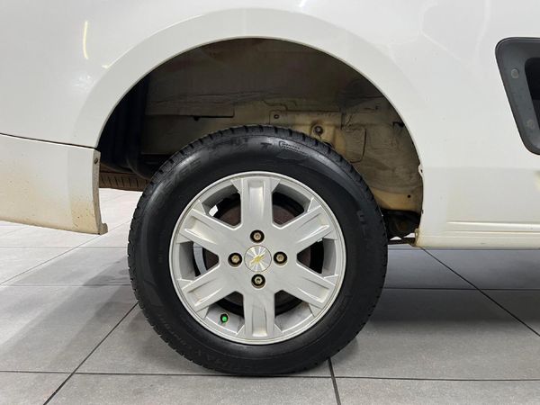 2014-Chevrolet-Utility-14-AC image:8