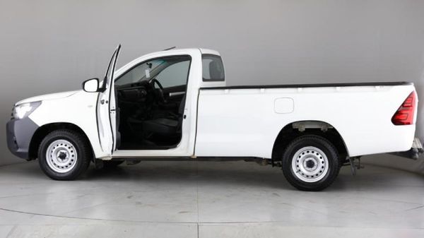 2024-Toyota-Hilux-24-GD-Single-Cab image:3