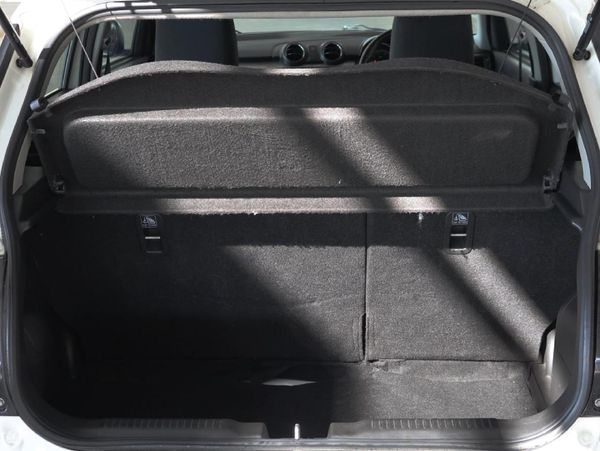 2018-Suzuki-Swift-12-GL image:11