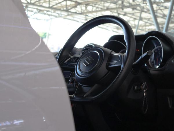 2018-Suzuki-Swift-12-GL image:14