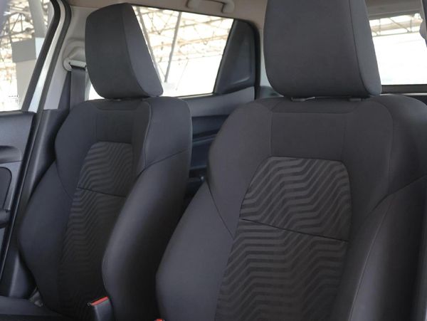 2018-Suzuki-Swift-12-GL image:16