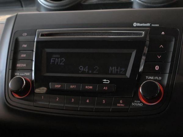 2018-Suzuki-Swift-12-GL image:19