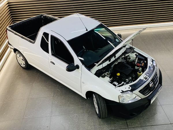 2021-Nissan-NP200-16-AC-Safety-Pack image:3
