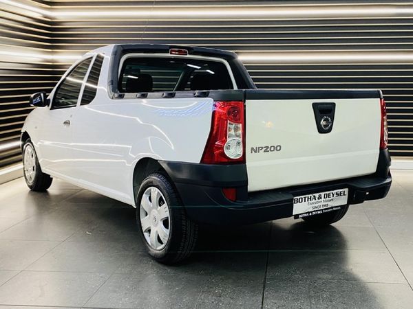2021-Nissan-NP200-16-AC-Safety-Pack image:6