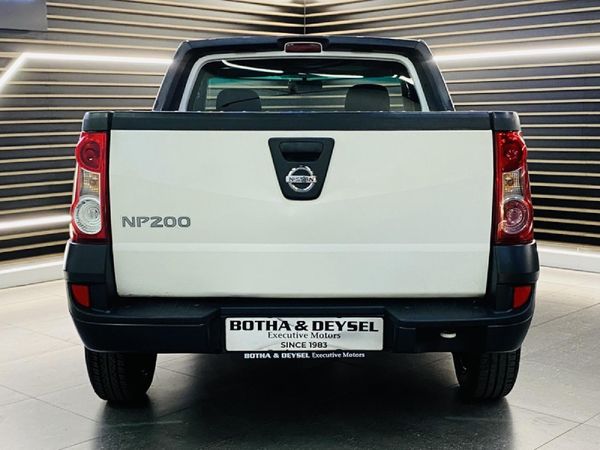 2021-Nissan-NP200-16-AC-Safety-Pack image:7