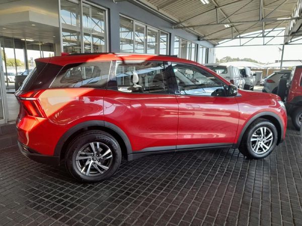 2024-Mahindra-XUV-700-20-AX5-Auto image:7