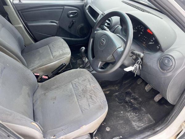 2015-Nissan-NP200-16 image:9