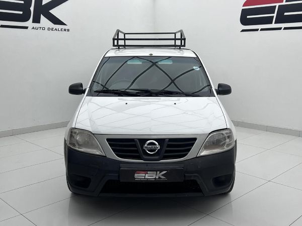 2015-Nissan-NP200-16 image:1