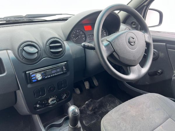 2015-Nissan-NP200-16 image:5