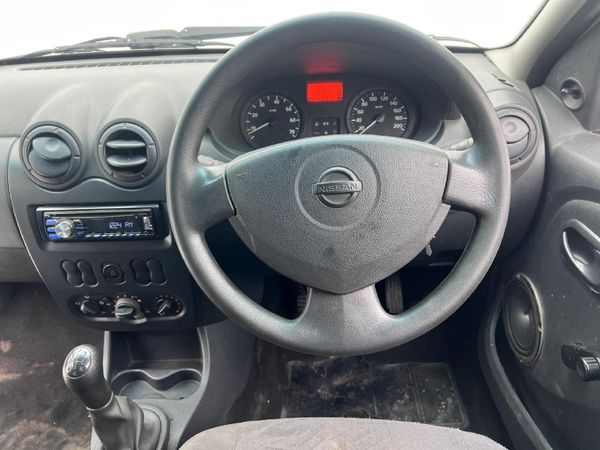 2015-Nissan-NP200-16 image:6
