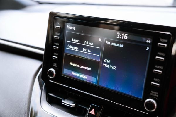2024-Toyota-Corolla-Cross-18-XS image:10