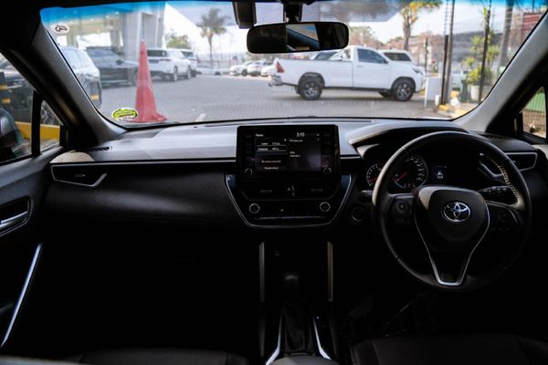 2024-Toyota-Corolla-Cross-18-XS image:12