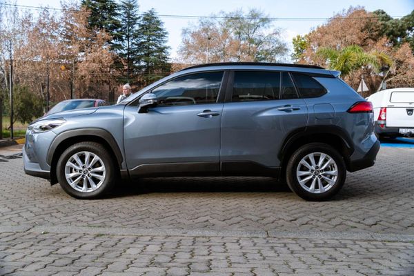2024-Toyota-Corolla-Cross-18-XS image:3