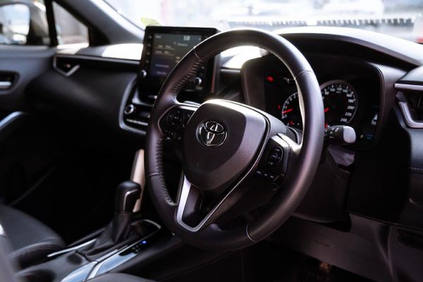 2024-Toyota-Corolla-Cross-18-XS image:6