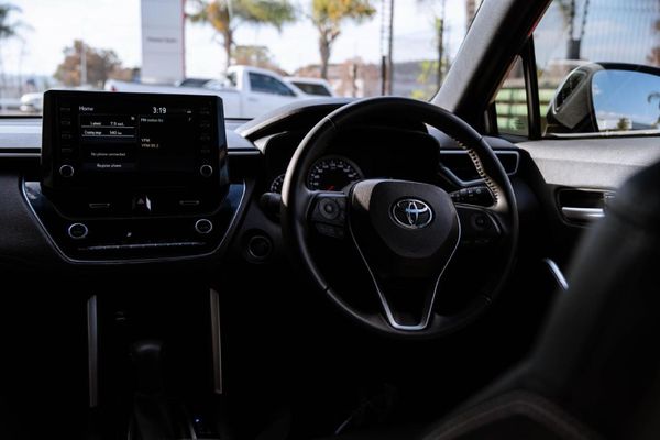 2024-Toyota-Corolla-Cross-18-XS image:7