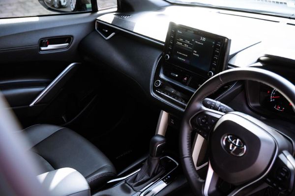 2024-Toyota-Corolla-Cross-18-XS image:8