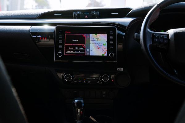 2021-Toyota-Hilux-28-GD-6-Raised-Body-Legend-Auto-Double-Cab image:9