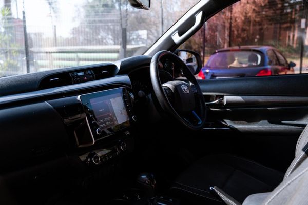 2021-Toyota-Hilux-28-GD-6-Raised-Body-Legend-Auto-Double-Cab image:12