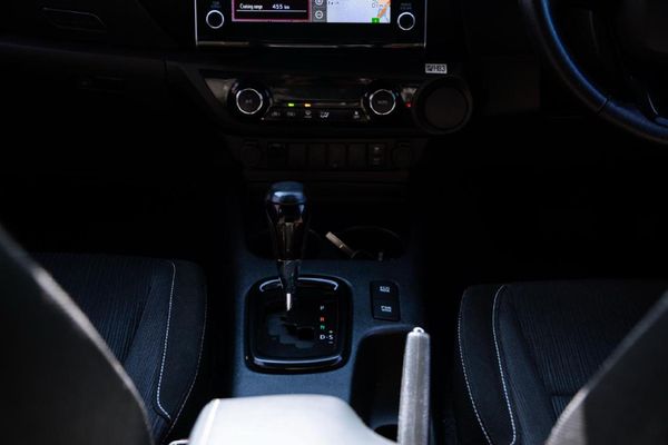 2021-Toyota-Hilux-28-GD-6-Raised-Body-Legend-Auto-Double-Cab image:18