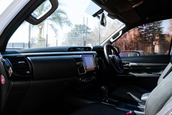 2021-Toyota-Hilux-28-GD-6-Raised-Body-Legend-Auto-Double-Cab image:8